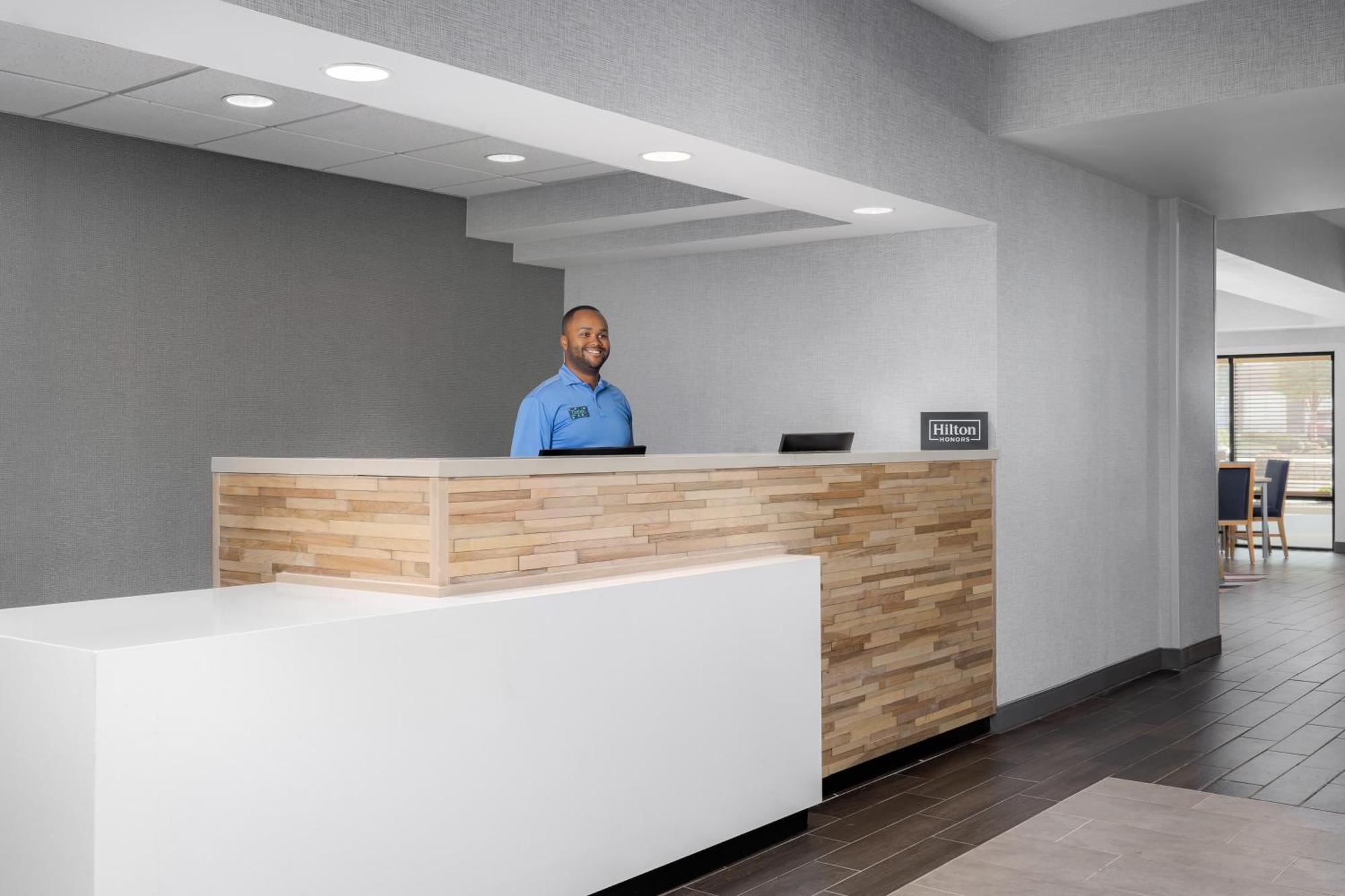Hampton Inn Louisville Airport Fair/Expo Center Exteriör bild