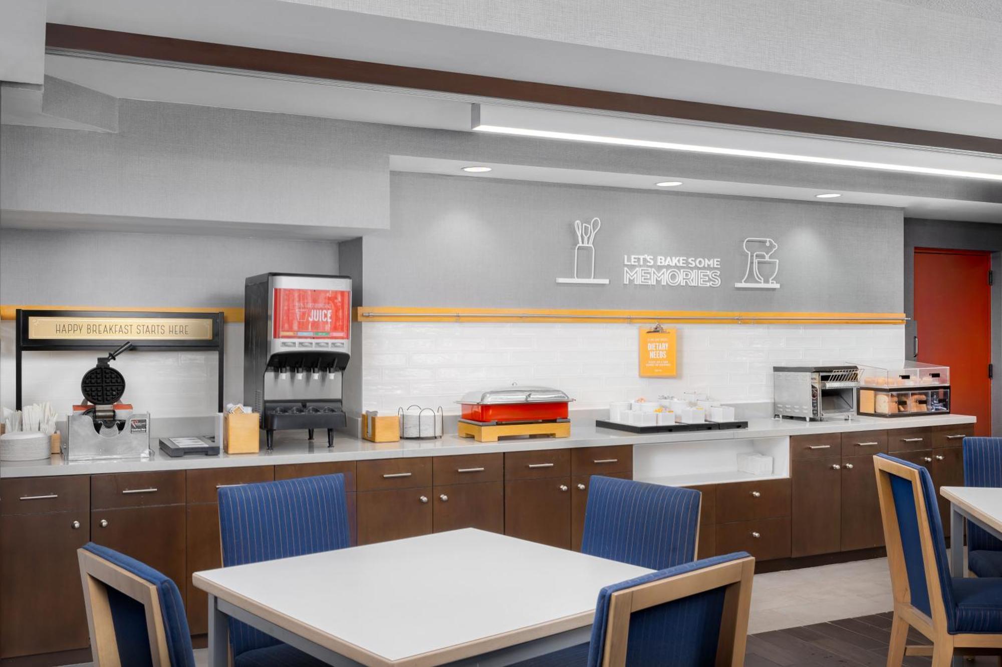 Hampton Inn Louisville Airport Fair/Expo Center Exteriör bild